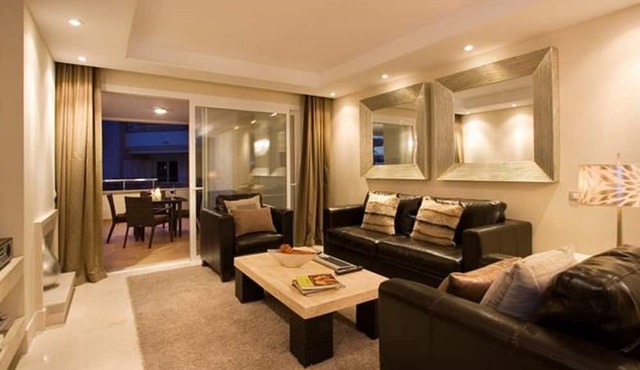 212 Lux-Serv Apart-Estepona, 2-B'room, All Year 28c, 20m Heated Pool. Sea Views