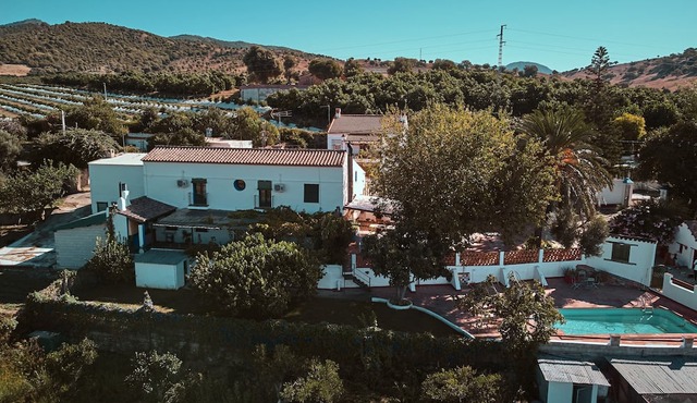 Casa Rural Juanpere: Private Pool, Wi-Fi & Air Conditioning
