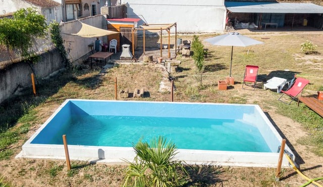 Homerez - Charming Villa Near Vitigudino with Shared Pool