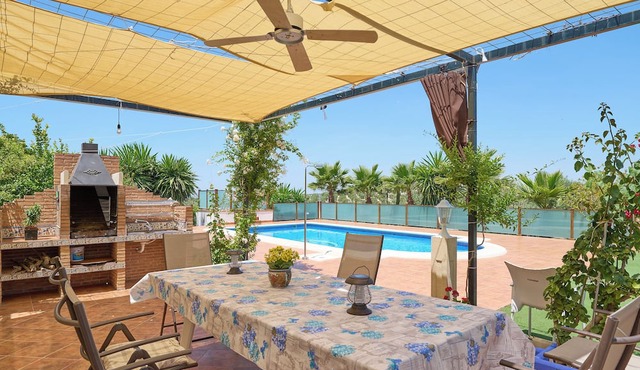 Country House 'Casa Rural La Brisa' with Mountain View, Private Pool and Air Conditioning