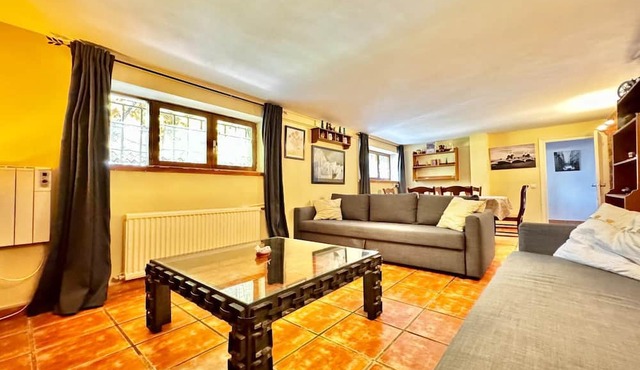 Farmhouse Apartment with Pool
