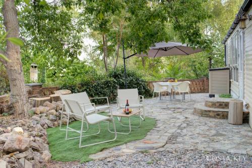 Mountain & Pool Retreat - Camping Pitres
