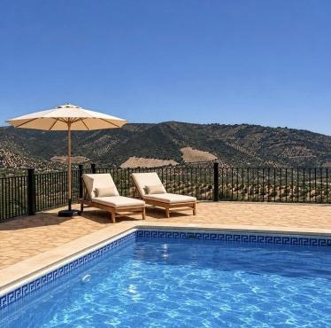 Cortijo Sol y Olivo spacious exclusive private pool retreat