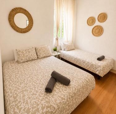 Fernan Gonzalez Street, Private rooms