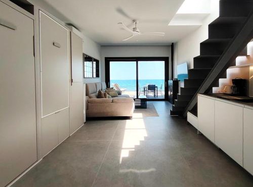 Bungalow a pie de playa con acceso al mar y piscina