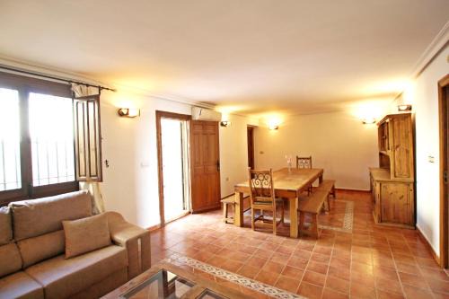 La Casona del Olivo - Pool, Patio, BBQ & Pet-Friendly